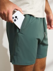 ירוק - YPB Abercrombie & Fitch מכנסי ספורט קצרים ללא בטנה, דגם MotionTEK - תמונה 2 מתוך 7