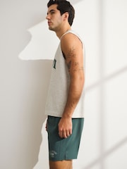 ירוק - YPB Abercrombie & Fitch מכנסי ספורט קצרים ללא בטנה, דגם MotionTEK - תמונה 4 מתוך 7