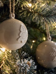 4 Pack Natural Ceramic Christmas Baubles - Image 3 of 4