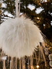 Set of 5 White Fur Baubles - Image 2 of 2