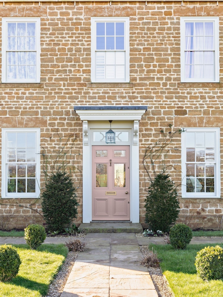 Graham & Brown Ellie Exterior Eggshell Paint - Image 2 of 6 Graham & Brown Ellie Exterior Eggshell Paint - Image 2 of 6