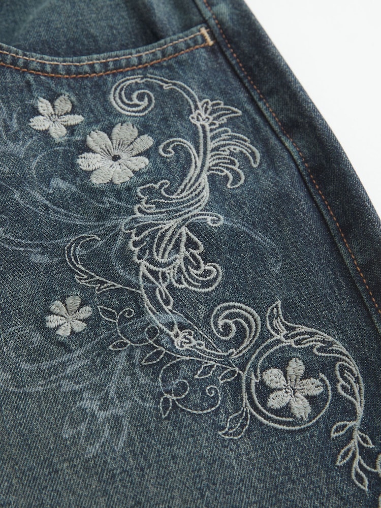 Hollister Blue Low-Rise Dark Wash Floral Embroidery Baggy Jeans - Image 5 of 5 Hollister Blue Low-Rise Dark Wash Floral Embroidery Baggy Jeans - Image 5 of 5