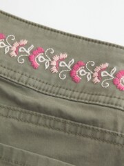 Hollister Green Ultra Low-Rise Twill Embroidered Waistband Shortie Shorts - Image 5 of 5