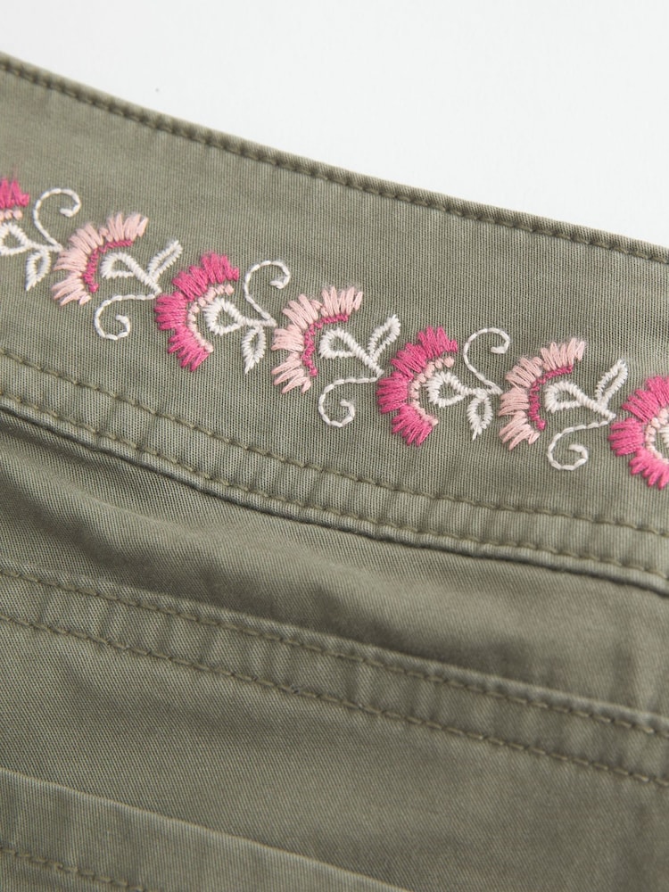 Hollister Green Ultra Low-Rise Twill Embroidered Waistband Shortie Shorts - Image 5 of 5