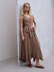 بني - فستان متوسط الطول بياقة حرف V 2 باللون 1 وحاشية متدلية - صورة 1 من 8