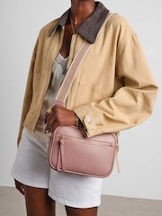 Vaaleanpunainen - Katie Loxton Hallie Crossbody-laukku - Kuva 3 / 4