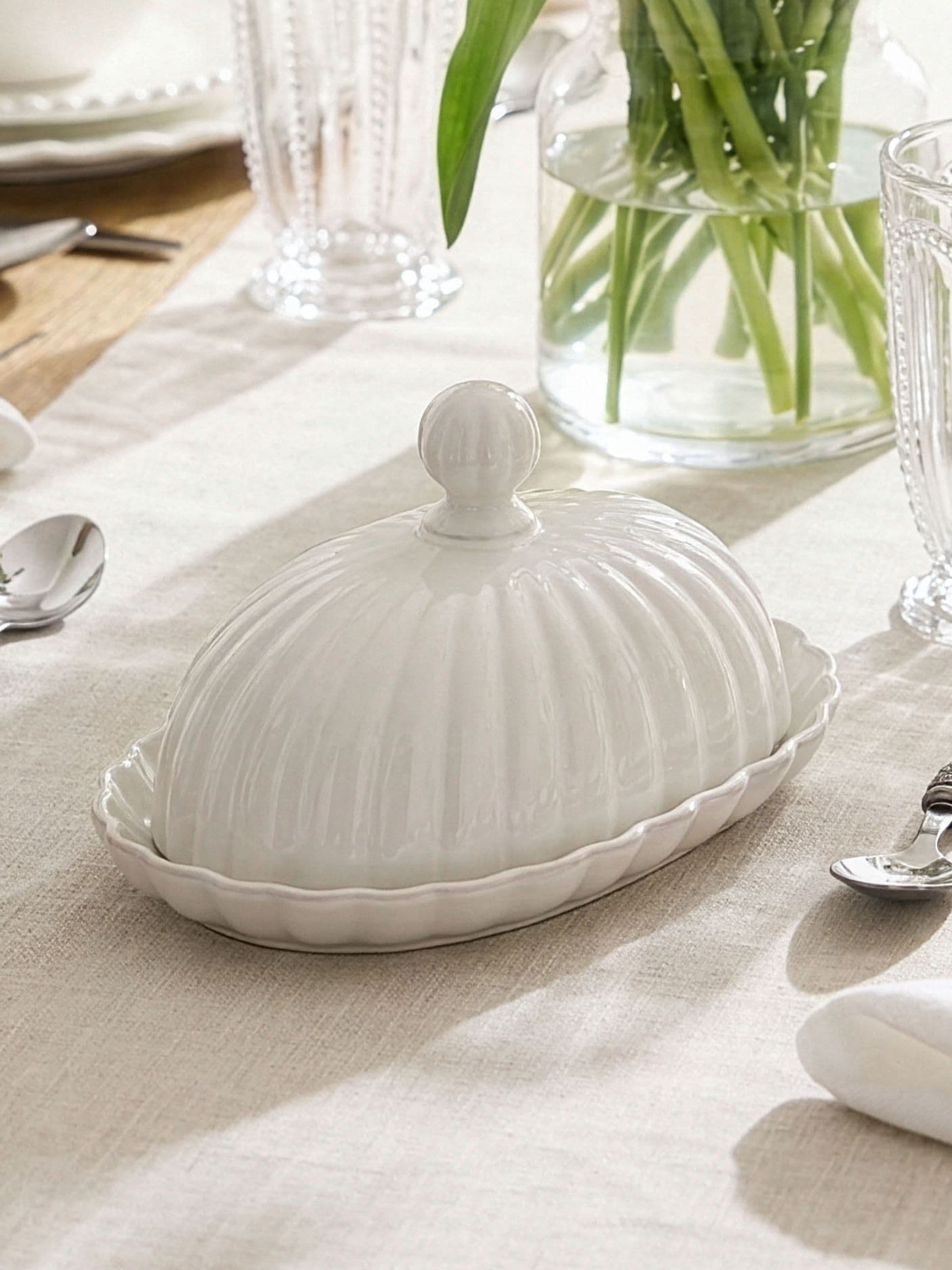 B&Q -  Traditional White Scalloped Kitchen Storage Butter Dish H12.5 X W15.3Cm - Image 3