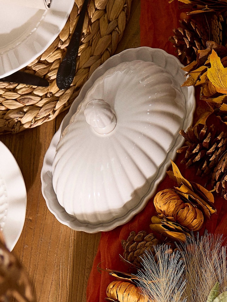 Dibor White Scalloped Butter Dish - Image 3 of 3