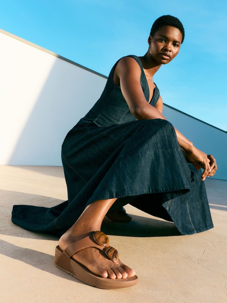 חום - FitFlop Lulu Marbled Stone Toe Post Sandals - תמונה 1 מתוך 1