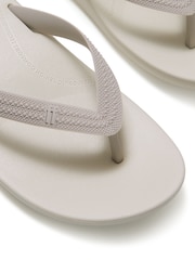 Γκρι - FitFlop Iqushion Textured-Strap Flip Flops - Εικόνα 4 από 4