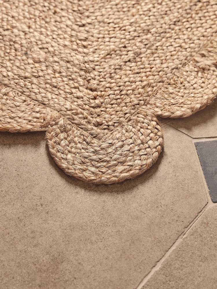 Cox & Cox Natural Scalloped Jute Double Doormat - Image 3 of 3 Cox & Cox Natural Scalloped Jute Double Doormat - Image 3 of 3