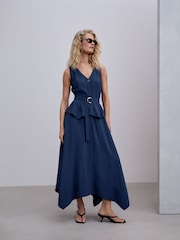 أزرق - فستان متوسط الطول بياقة حرف V 2 باللون 1 وحاشية متدلية - صورة 1 من 8