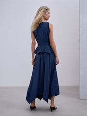 أزرق - فستان متوسط الطول بياقة حرف V 2 باللون 1 وحاشية متدلية - صورة 3 من 8