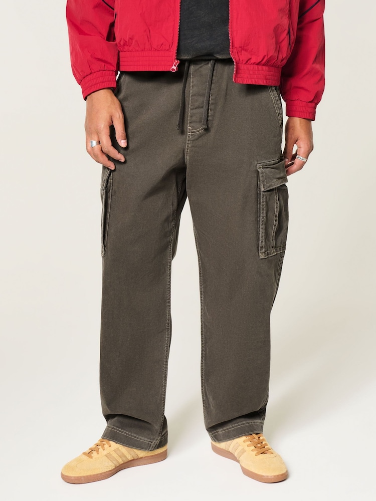 بني - Hollister Relaxed Cargo Joggers - صورة 2 من 4