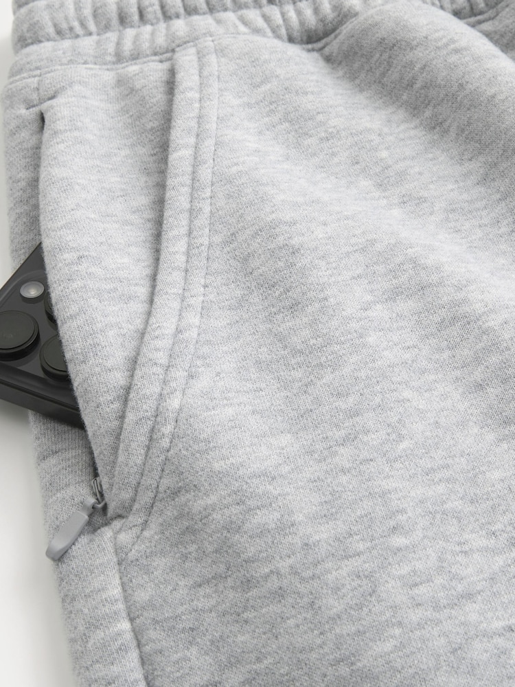 Hollister Baggy Fit Cuffed Hem Joggers - Image 5 of 5 Hollister Baggy Fit Cuffed Hem Joggers - Image 5 of 5