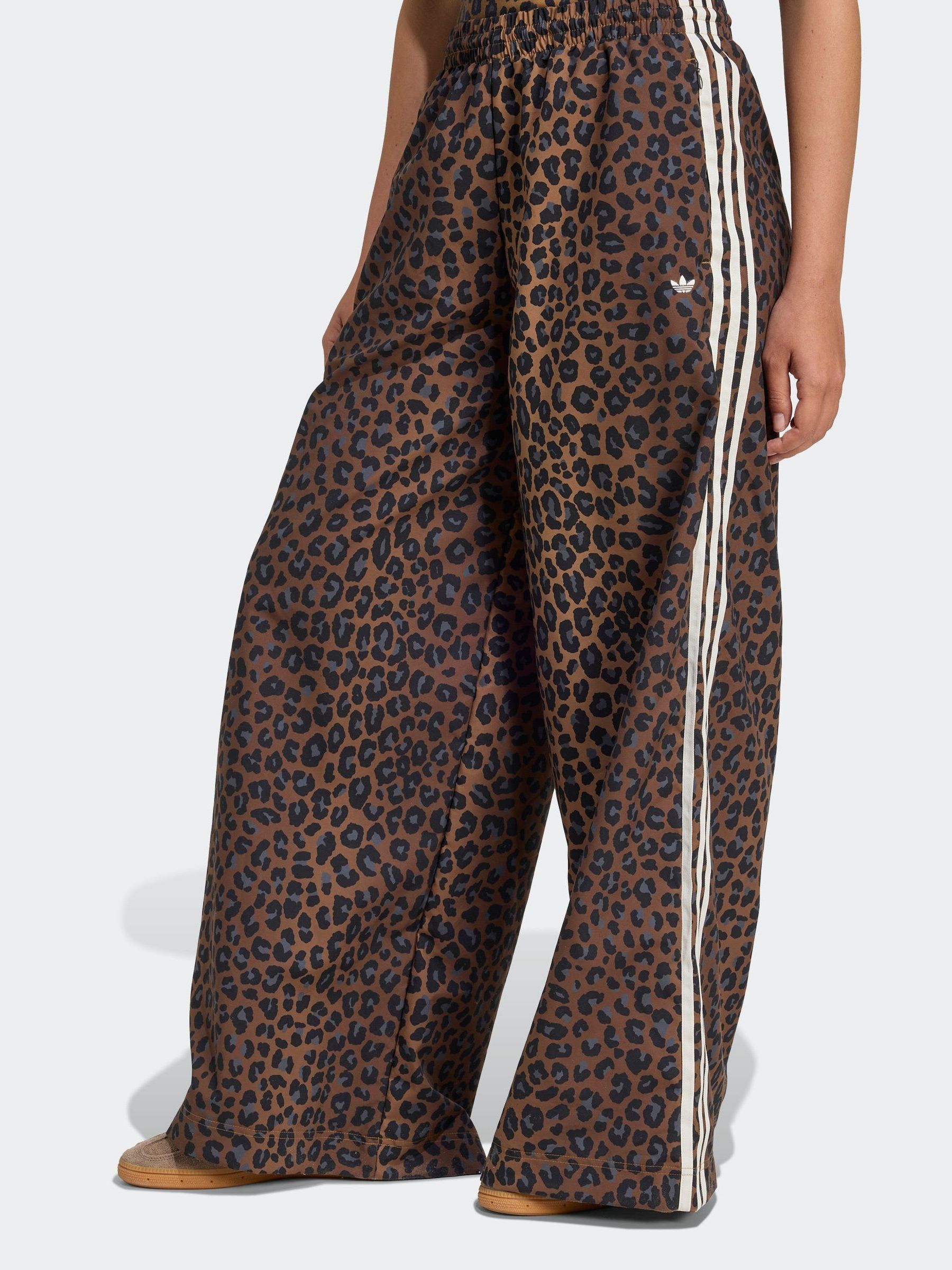 Cumpără adidas Originals Leopard Firebird Oversized Track