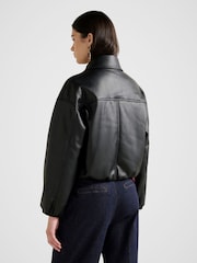 Forever New Mattie Cropped Bomber Jacket - Imagen 2 de 5