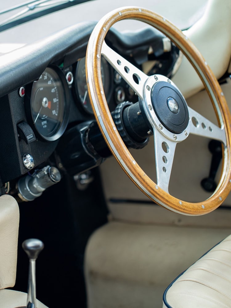 RED LETTER DAYS Classic Car Driving Gift Experience - Image 4 of 4