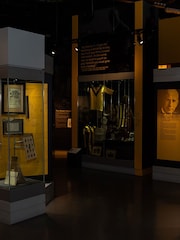 RED LETTER DAYS Molineux Stadium Tour for Two Gift Experience - Image 4 of 4