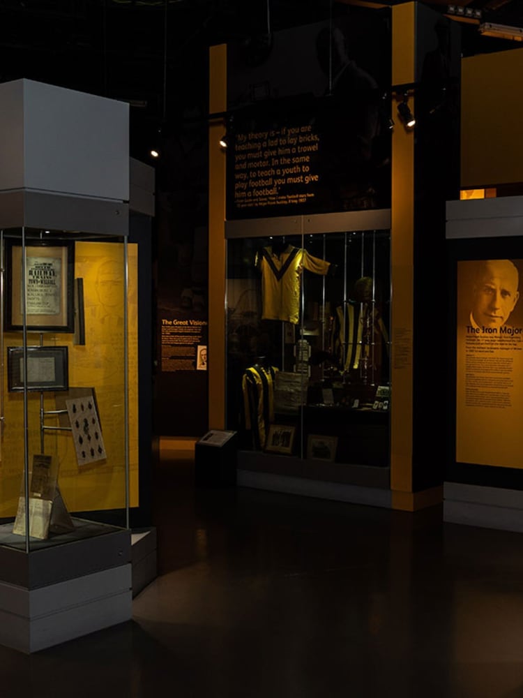 RED LETTER DAYS Molineux Stadium Tour for Two Gift Experience - Image 4 of 4