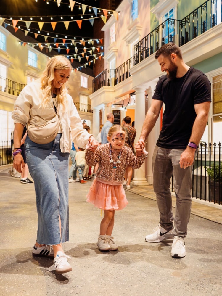 RED LETTER DAYS The Paddington Bear Experience for Two Adults and Two Children  Week Round - Image 1 of 4