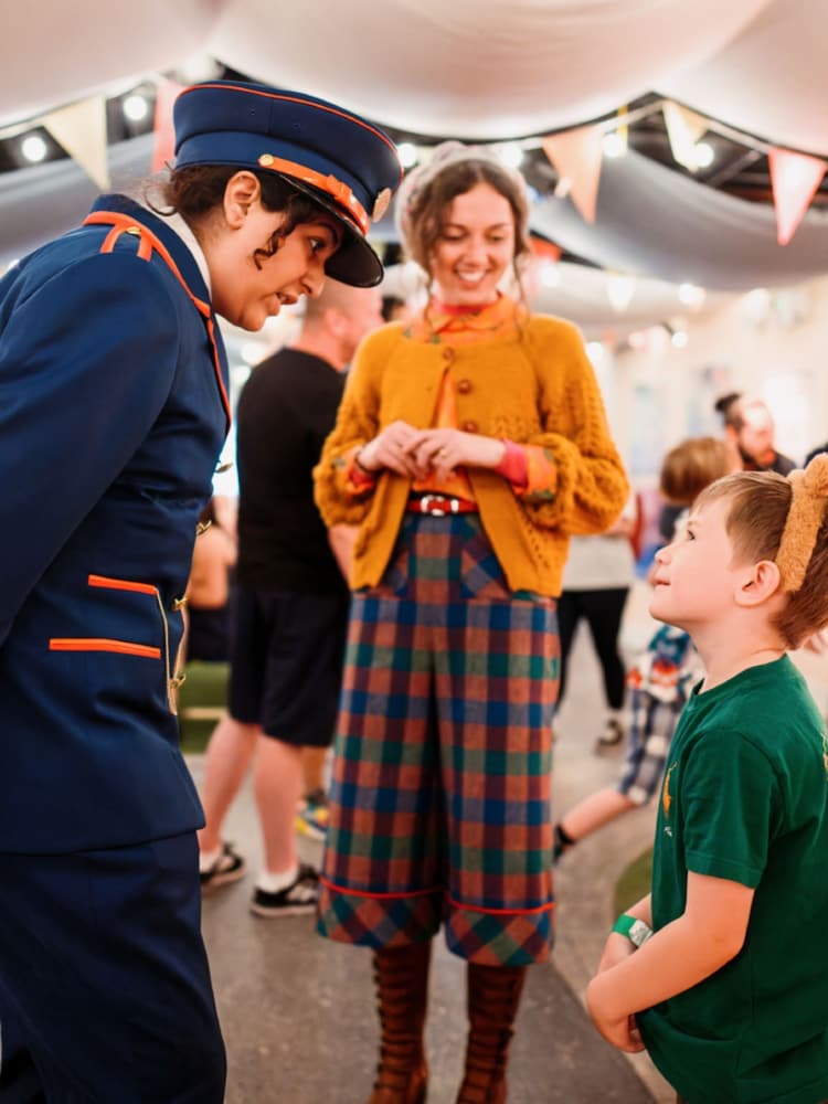 RED LETTER DAYS The Paddington Bear Experience for Two Adults and Two Children  Week Round - Image 4 of 4