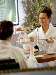 RED LETTER DAYS Macdonald Hotel Weekday Afternoon Escape Spa Day with 25 Minute Treatment for Two Gift Experience - Image 3 of 4