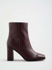 Friends Like These Faux Leather Square Toe Heeled Ankle Boots - Imagen 4 de 7