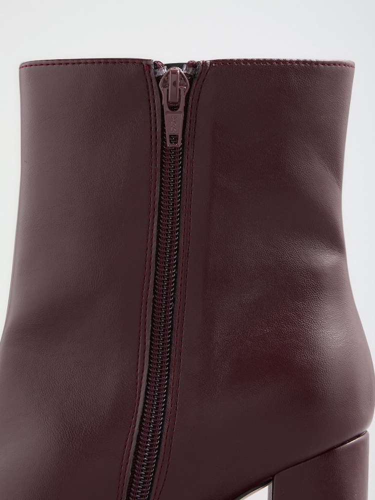 Friends Like These Faux Leather Square Toe Heeled Ankle Boots - Imagen 7 de 7