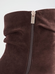 Friends Like These Faux Suede Ruched Kitten Heeled Ankle Boots - Imagen 5 de 5