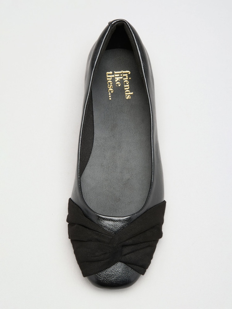 Itim na Pekeng Katad / Pinaghalong Suede - Mga Kaibigang Tulad Ng Mga Twist Detail Round Toe Flat Ballerina Pump Shoes - Larawan 1 ng 4