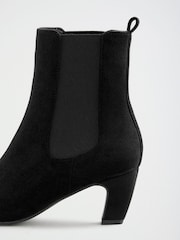 Noir - Friends Like These Bottes à la cheville à talons mi-hauts en faux daim à bout ciselé - Image 3 de 5