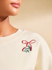 Crema - Friends Like These Christmas Graphic Sweatshirt - Imagen 3 de 5