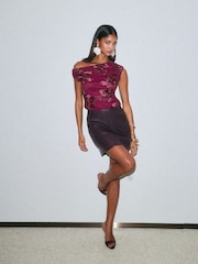 Friends Like These Draped Off The Shoulder Cornelli Detail Top - Attēls 4 no 5