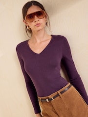 Berenjena morada - Friends Like These blusa de Manga larga con Cuello de pico y canalé. - Imagen 3 de 5