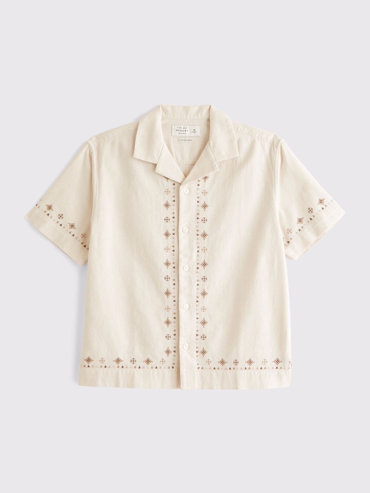 Abercrombie & Fitch White Ramadan Woven Short Sleeve Collared Shirt - Image 2 of 3