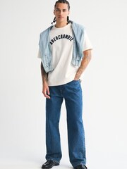 Bianco - Abercrombie & Fitch Logo Short Sleeve Crew Neck T-Shirt - Immagine 2 di 8