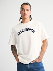 Bianco - Abercrombie & Fitch Logo Short Sleeve Crew Neck T-Shirt - Immagine 3 di 8