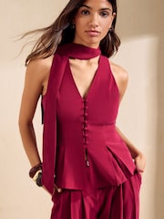 Beerenrot - Friends Like These Tailored Scarf Neck Waistcoat - Bild 1 von 5