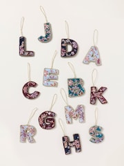 Decoración navideña bordada con el Alphabet de FATFACE - Imagen 2 de 3