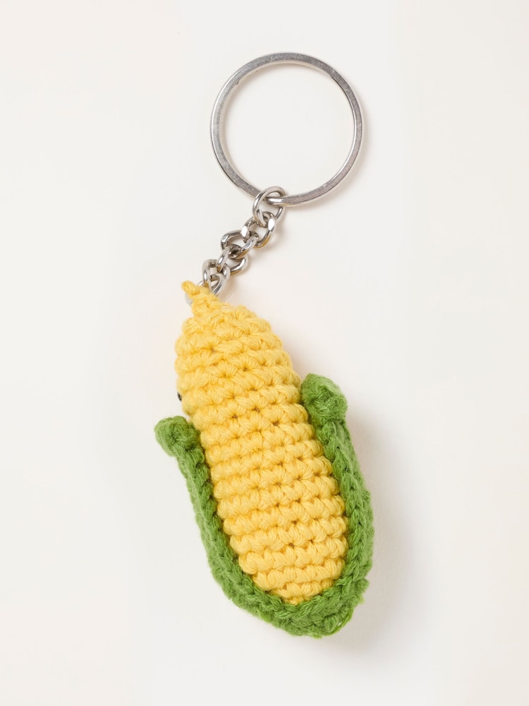 FatFace Crochet Corn on the Cob Keyring - Larawan 3 ng 3