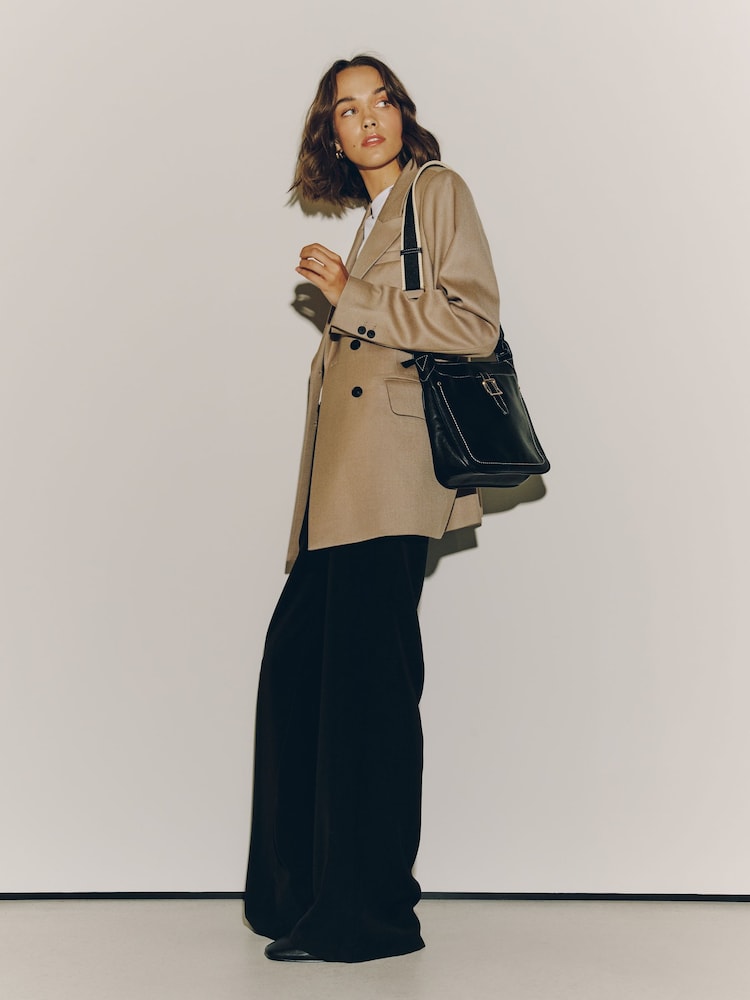 Black Casual Messenger Cross-Body Bag - Image 2 of 3 Black Casual Messenger Cross-Body Bag - Image 2 of 3
