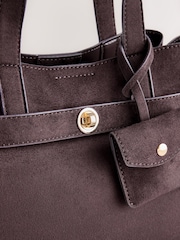 Maro Ciocolată - Suedette Charm Hand Held Bag - Imaginea 4 din 6
