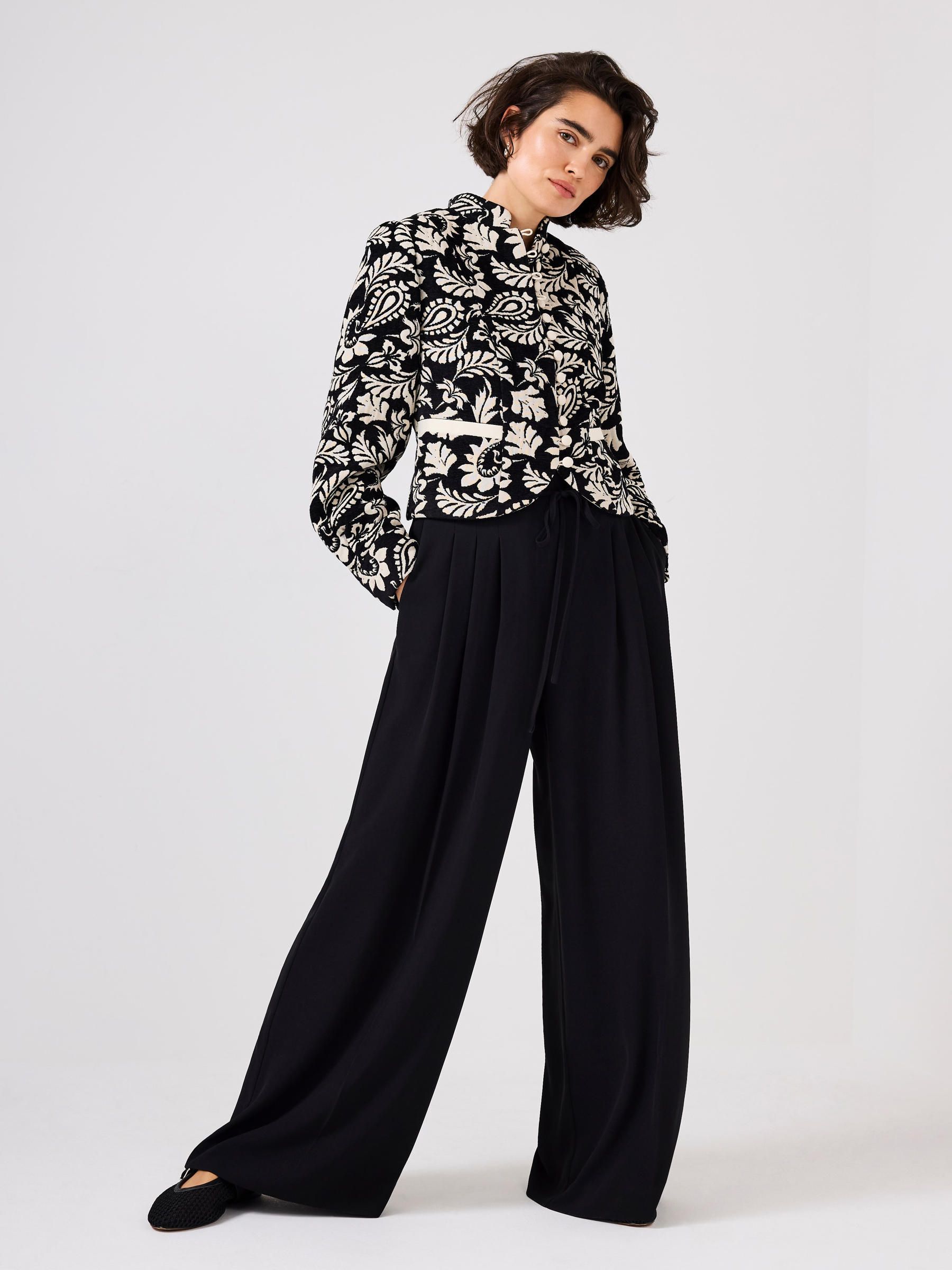 【美品】ROWLEY XY 花柄 クロップドジャケット Buy Mint Velvet Black Jacquard Floral Cropped Jacket from Next USA