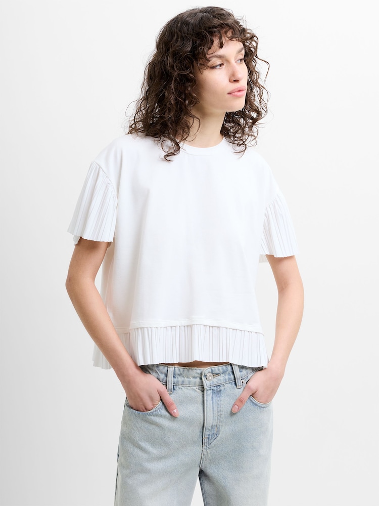 French Connection Rallie Plisse Trim T- Shirt - תמונה 1 מתוך 5
