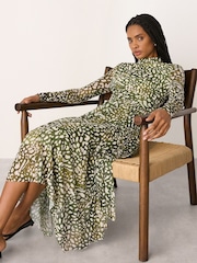 فستان شبكي بتصميم طبقات مزين بنقشة جلد الحيوان من Whistles - Image 3 of 5