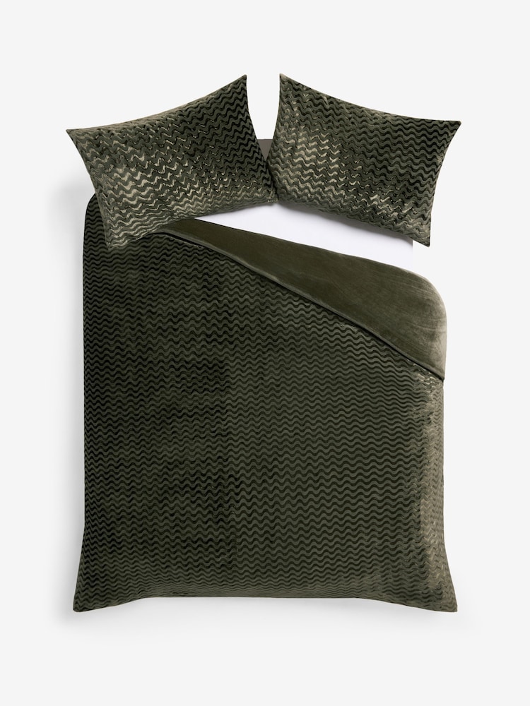 Green Stripe Textured Fleece Bedding Duvet Cover and Pillowcase Set - Image 4 of 4 Green Stripe Textured Fleece Bedding Duvet Cover and Pillowcase Set - Image 4 of 4