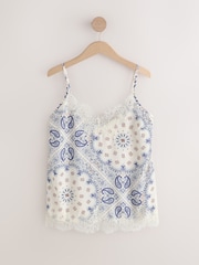 White/Blue Scarf Print - Satynowy top na ramiączkach z koronkowym wykończeniem - Obraz 6 z 8