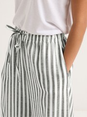 بنطلون مخطط برجل واسعة للأحجام الصغيرة من PixieGirl - صورة 5 من 5