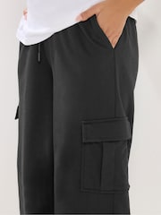 PixieGirl Petite Cargo Pocket Wide Crop Joggers - Larawan 4 ng 5